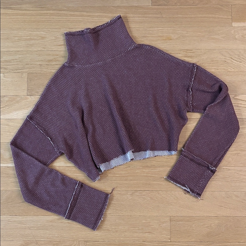 Out From Under Camino Long Sleeve Turtleneck Cropped Sweater Top Medium Burgundy - Picture 4 of 16